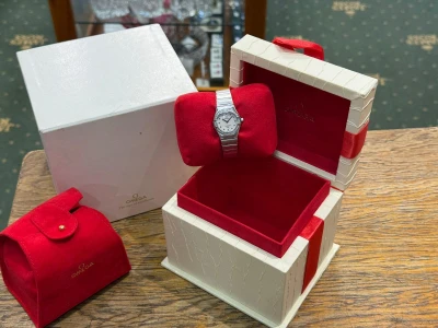 Rolex Datejust – 36mm – Silver Dial – Stainless Steel – 2012 – Oyster Bracelet – Automatic Movement – Box & Papers